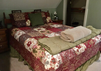 maine-rental-master-bedroom